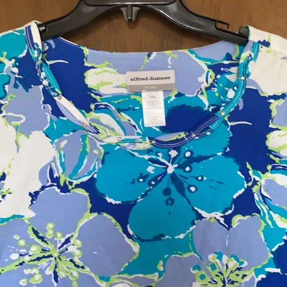 Offer$15 Alfred Dunner sleeveless floral top embellished neckline XLP - Picture 5 of 17